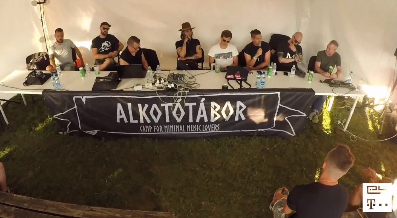 Nézd vissza az Alkotótábor kerekasztal beszélgetését!